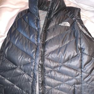 Black north face vest